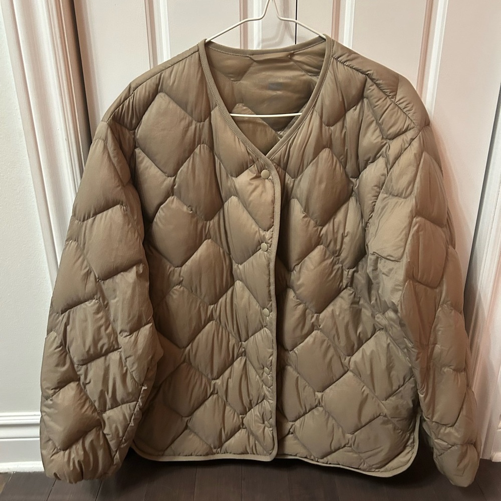 Quilted Lightweight Puffer Jacket in Taupe